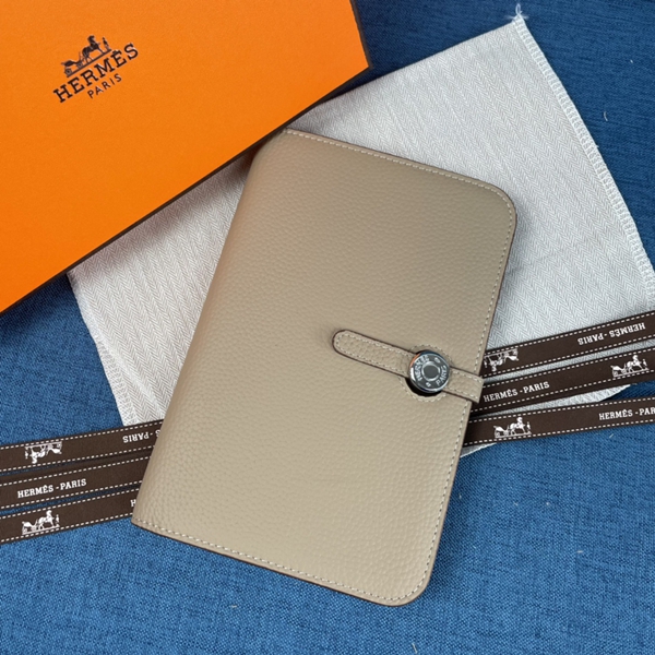 エルメス財布コピー背面デザイン